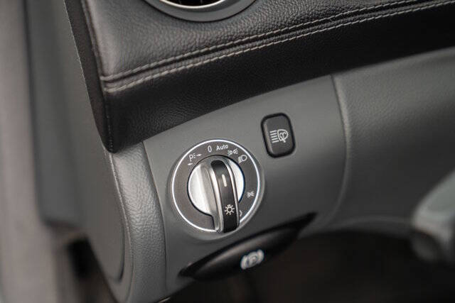 2003 Mercedes-Benz SL-Class 21