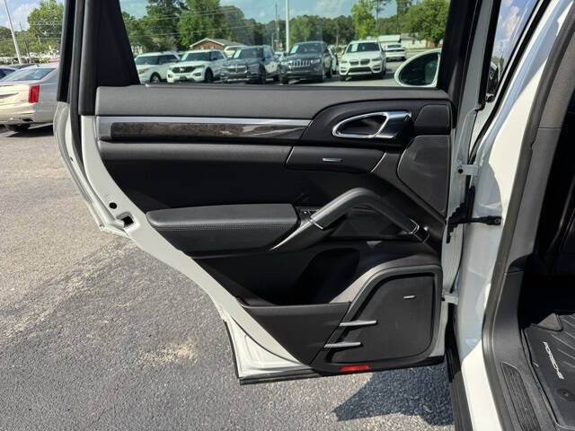 2017 Porsche Cayenne Platinum Edition