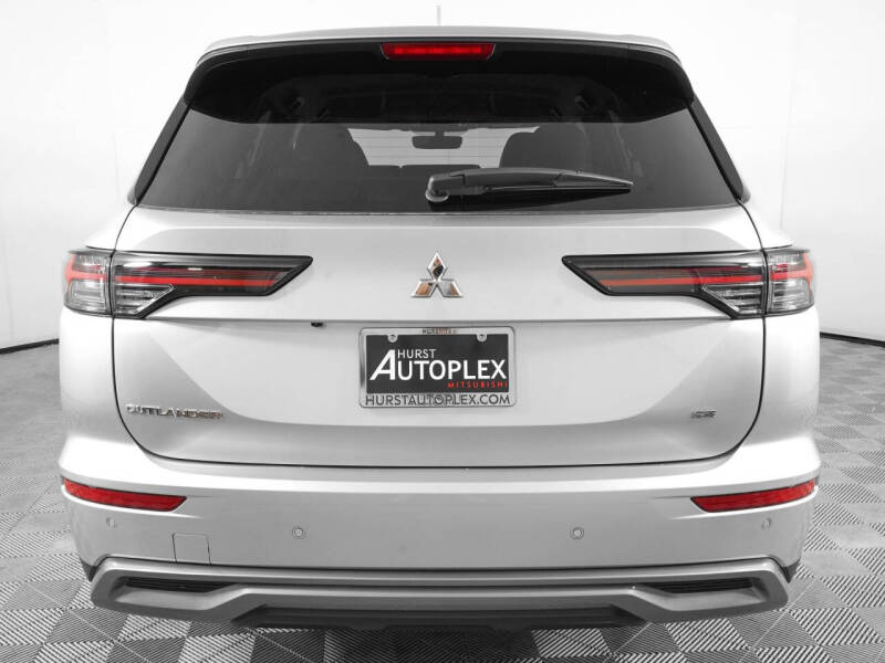 2026 Mitsubishi Outlander SE