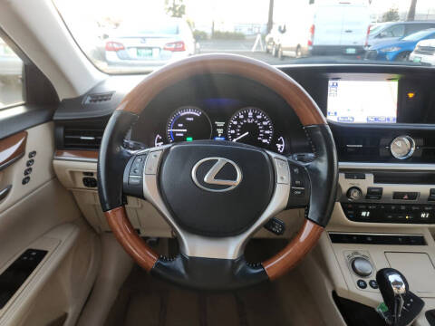 2013 Lexus ES 300h