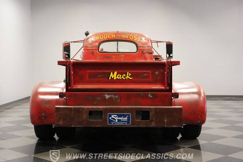 1960 Mack B-Series