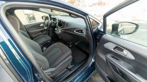 2024 Chrysler Pacifica Touring