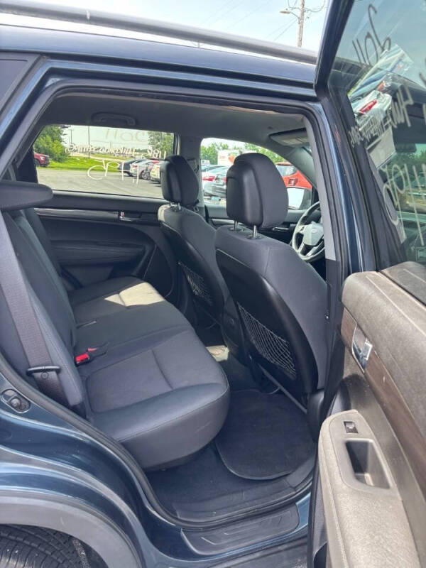 2011 Kia Sorento LX