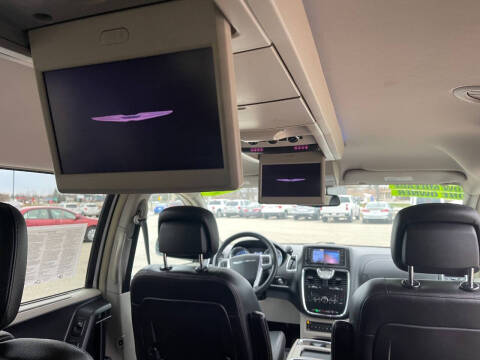 2012 Chrysler Town and Country Touring-L