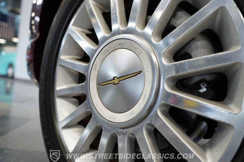 2004 Ford Thunderbird Deluxe