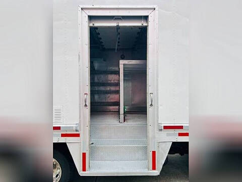 2015 Isuzu NPR DSL REG AT