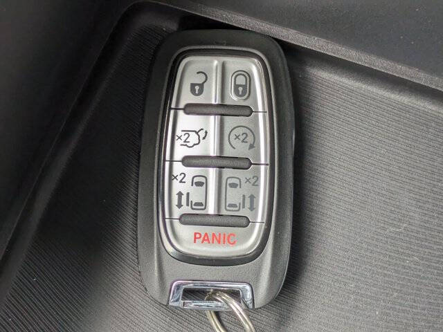 2026 Chrysler Voyager LX