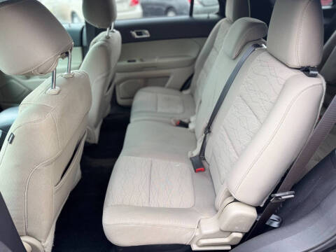 2015 Ford Explorer