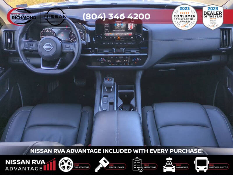 2025 Nissan Pathfinder SL