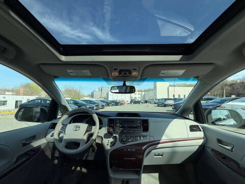 2012 Toyota Sienna