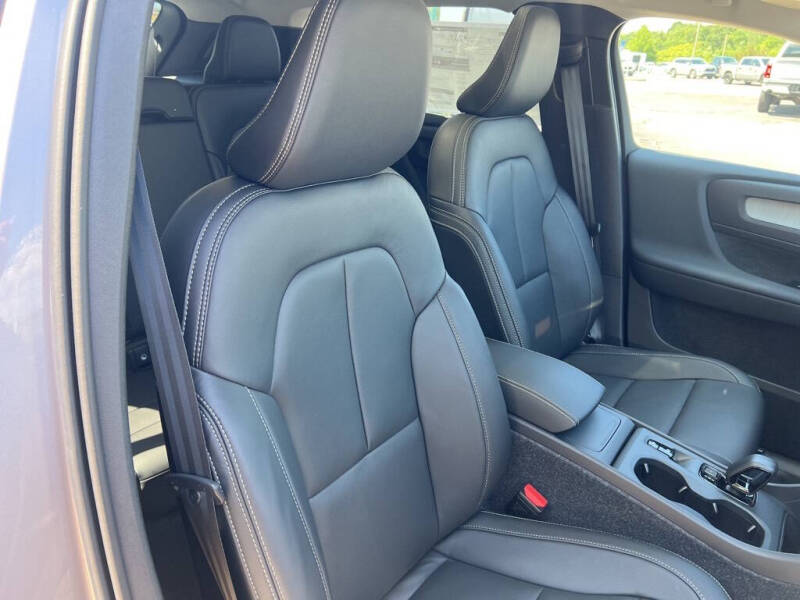 2026 Volvo XC40 B5 Core