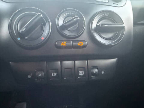 2010 Volkswagen New Beetle Base PZEV