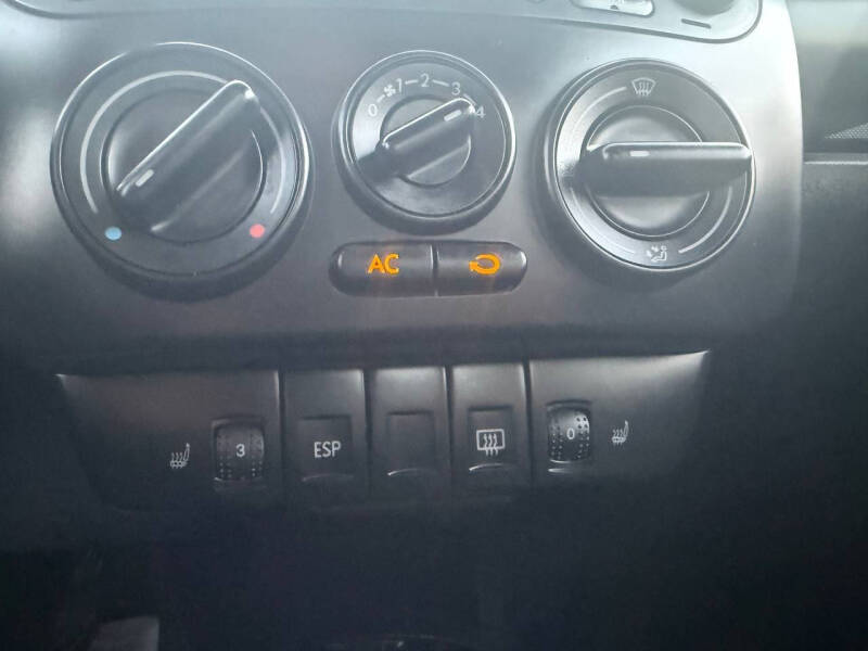 2010 Volkswagen New Beetle Base PZEV