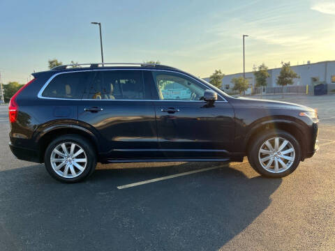 2016 Volvo XC90 T6 Momentum