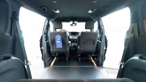 2024 Chrysler Pacifica Touring