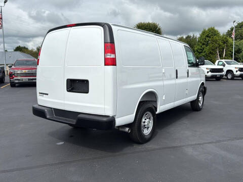 2025 Chevrolet Express 2500