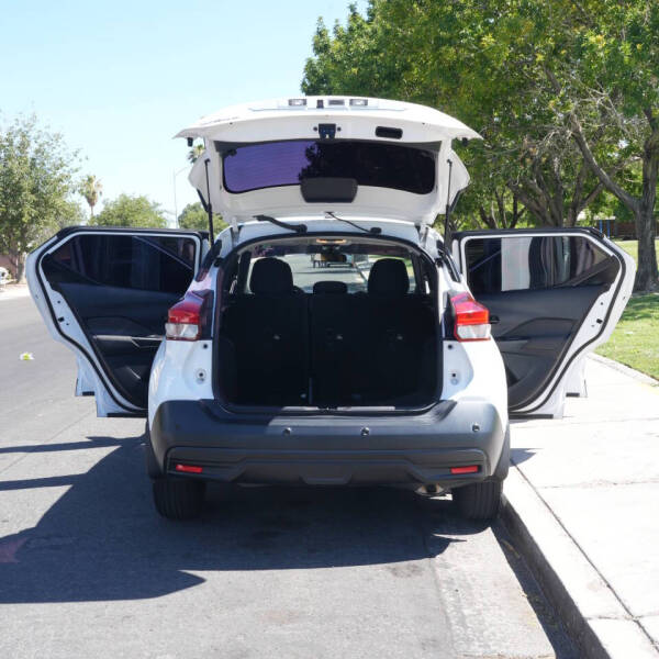 2020 Nissan Kicks S