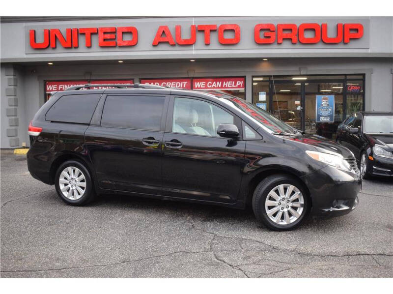 2011 Toyota Sienna LE