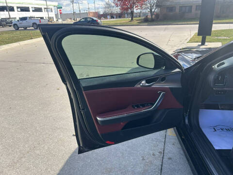 2022 Kia Stinger GT1