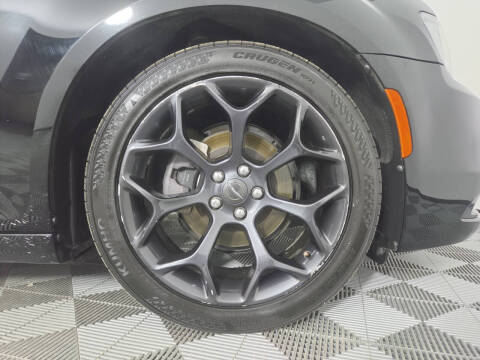 2019 Chrysler 300 S