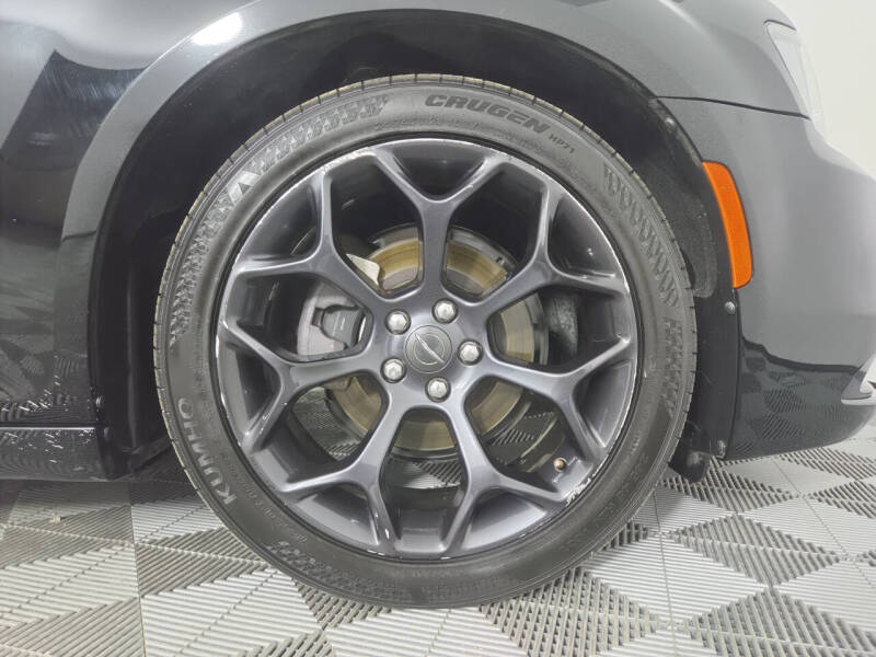 2019 Chrysler 300 S