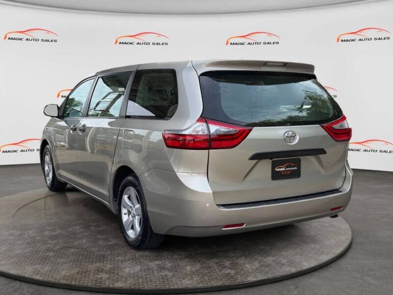 2017 Toyota Sienna L 7-Passenger