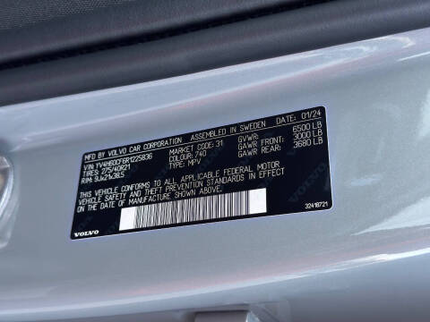 2024 Volvo XC90 Recharge T8 Ultimate Bright Theme 7P