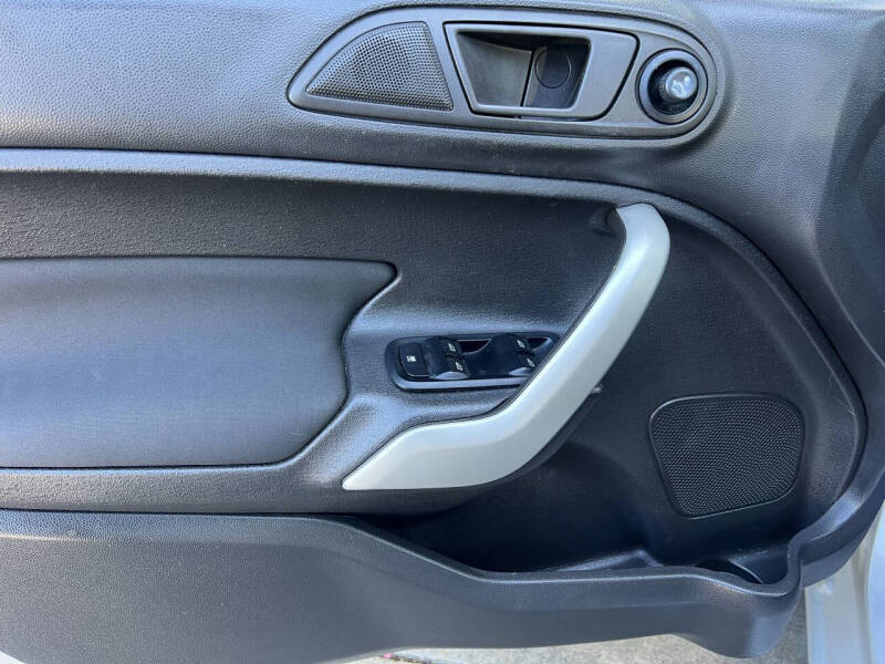 2012 Ford Fiesta SE