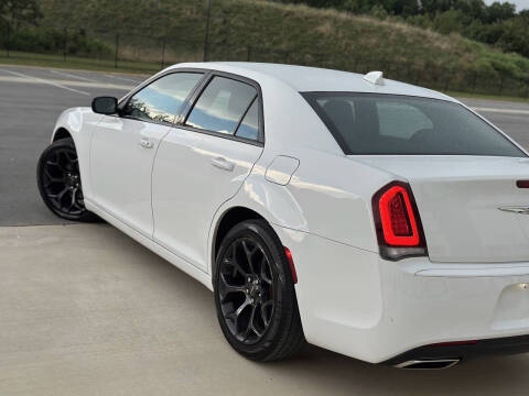 2019 Chrysler 300 Touring