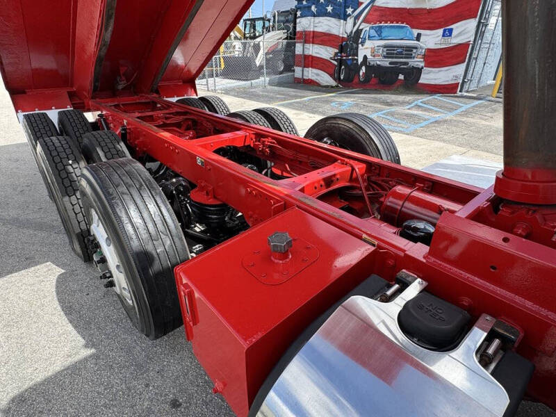 2017 Peterbilt 567