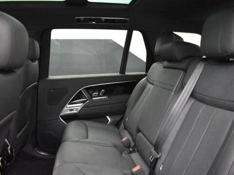 2023 Land Rover Range Rover P400 SE LWB