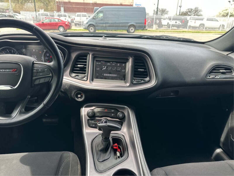 2019 Dodge Challenger SXT