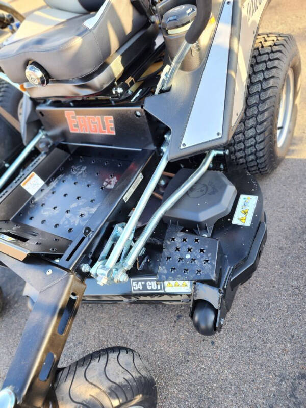 2023 Dixie Chopper Eagle 2754KW