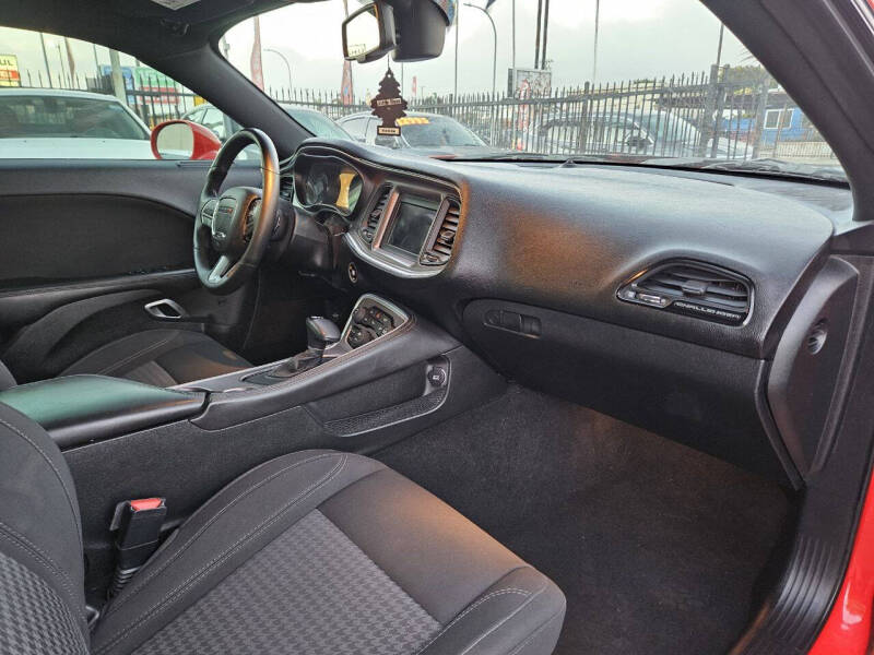 2019 Dodge Challenger SXT