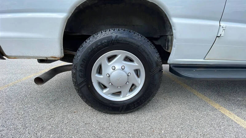 2013 Ford E-Series E-350 SD