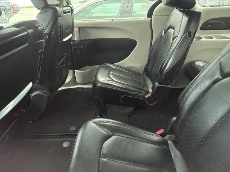2022 Chrysler Pacifica Touring L