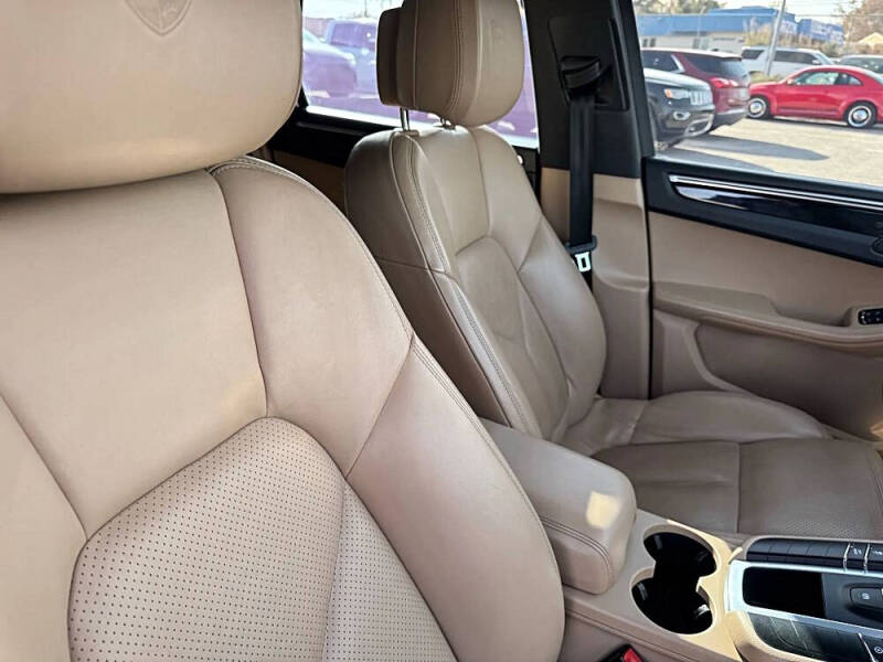 2020 Porsche Macan S