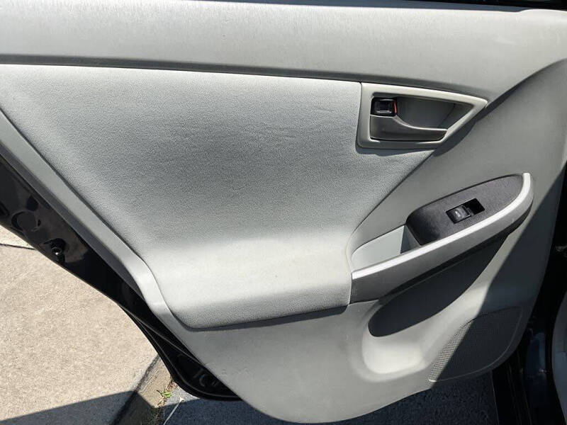 2012 Toyota Prius Two