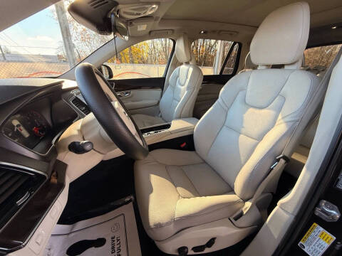 2018 Volvo XC90 T6 Momentum