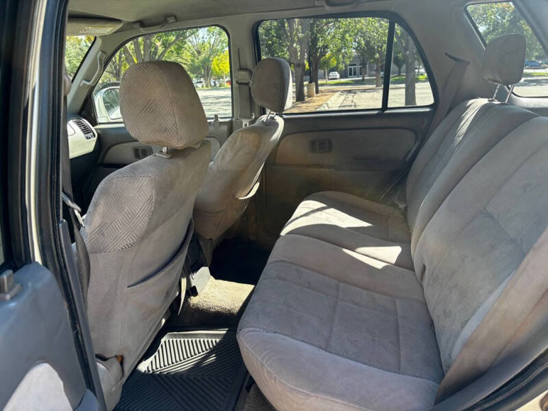 2002 Toyota 4Runner SR5