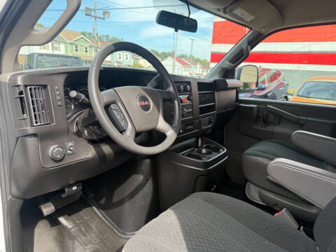 2023 GMC Savana 2500