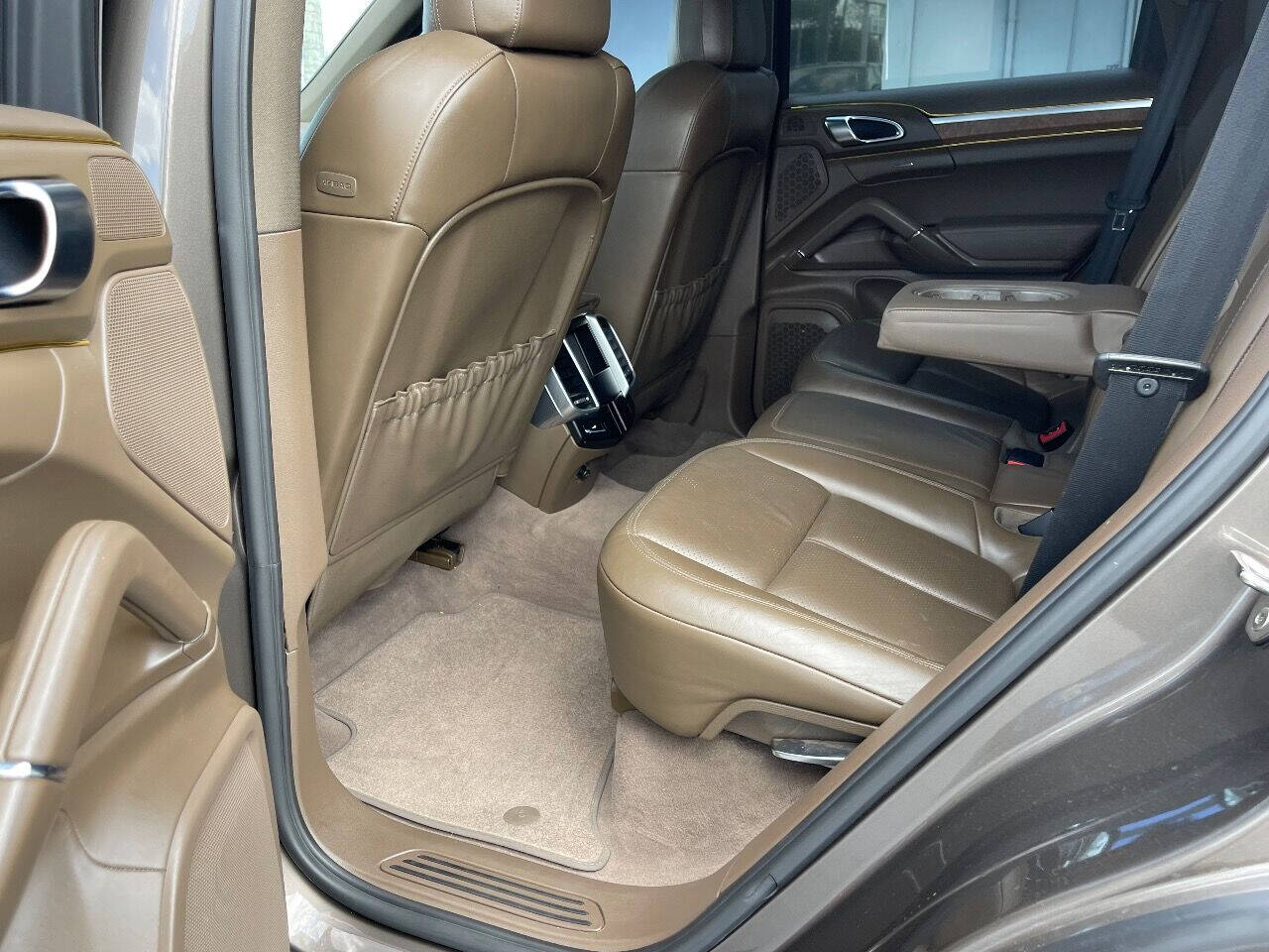 2011 Porsche Cayenne  - $18,900