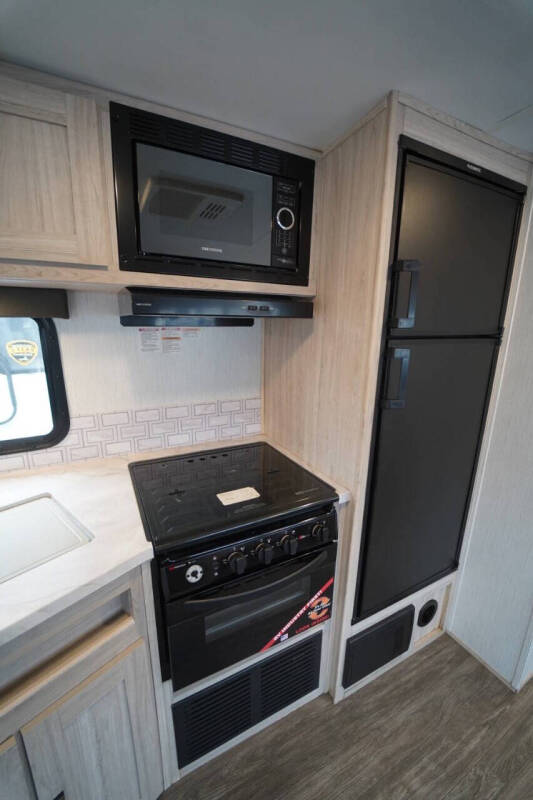 2024 Cruiser RV Shadow Cruiser 280QBS