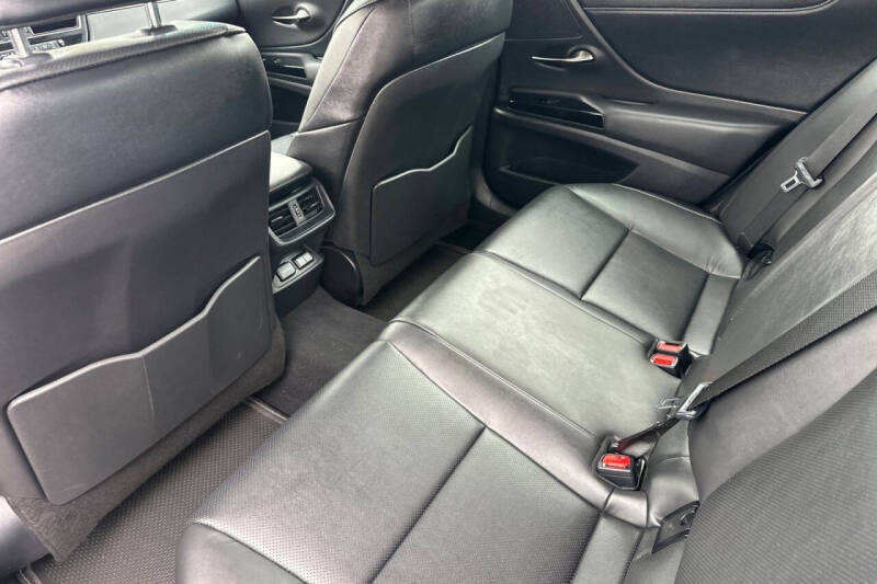 2025 Lexus ES 350