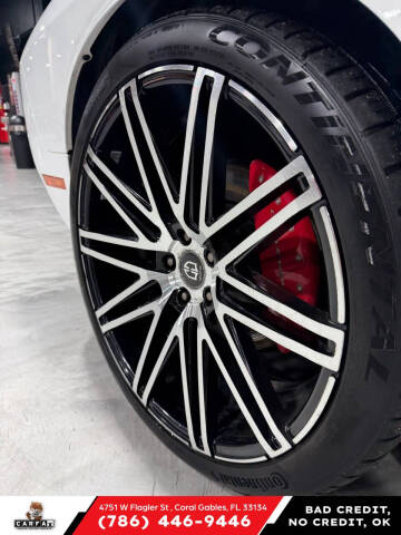 2015 Dodge Challenger SXT Plus