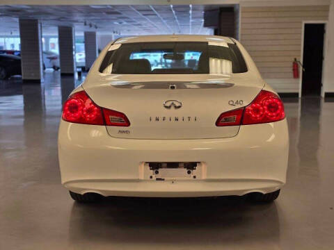 2015 Infiniti Q40