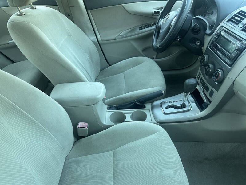 2012 Toyota Corolla LE