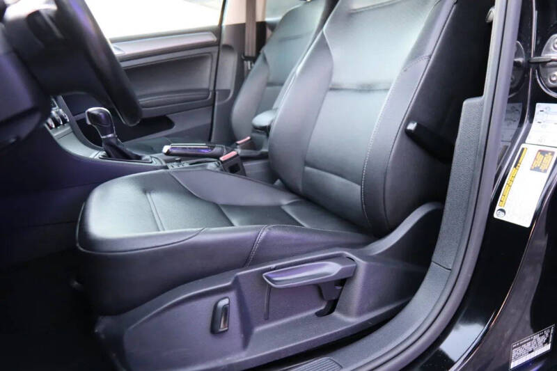 2017 Volkswagen Golf TSI Wolfsburg Edition