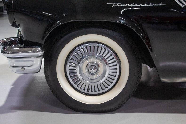 1957 Ford Thunderbird