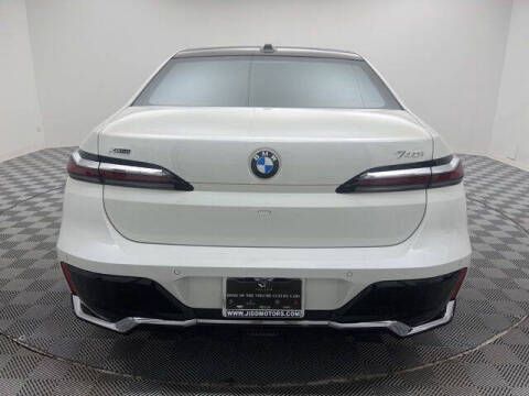 2025 BMW 7 Series 740i xDrive